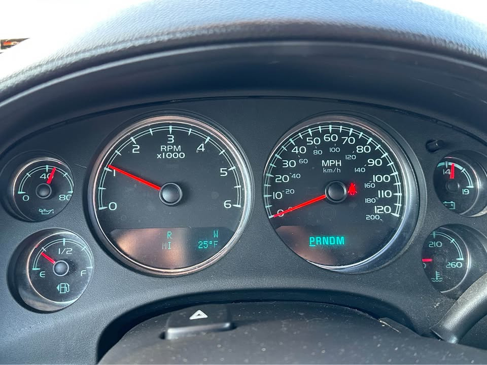 Chevrolet Suburban 4WD 4dr LTZ 2014