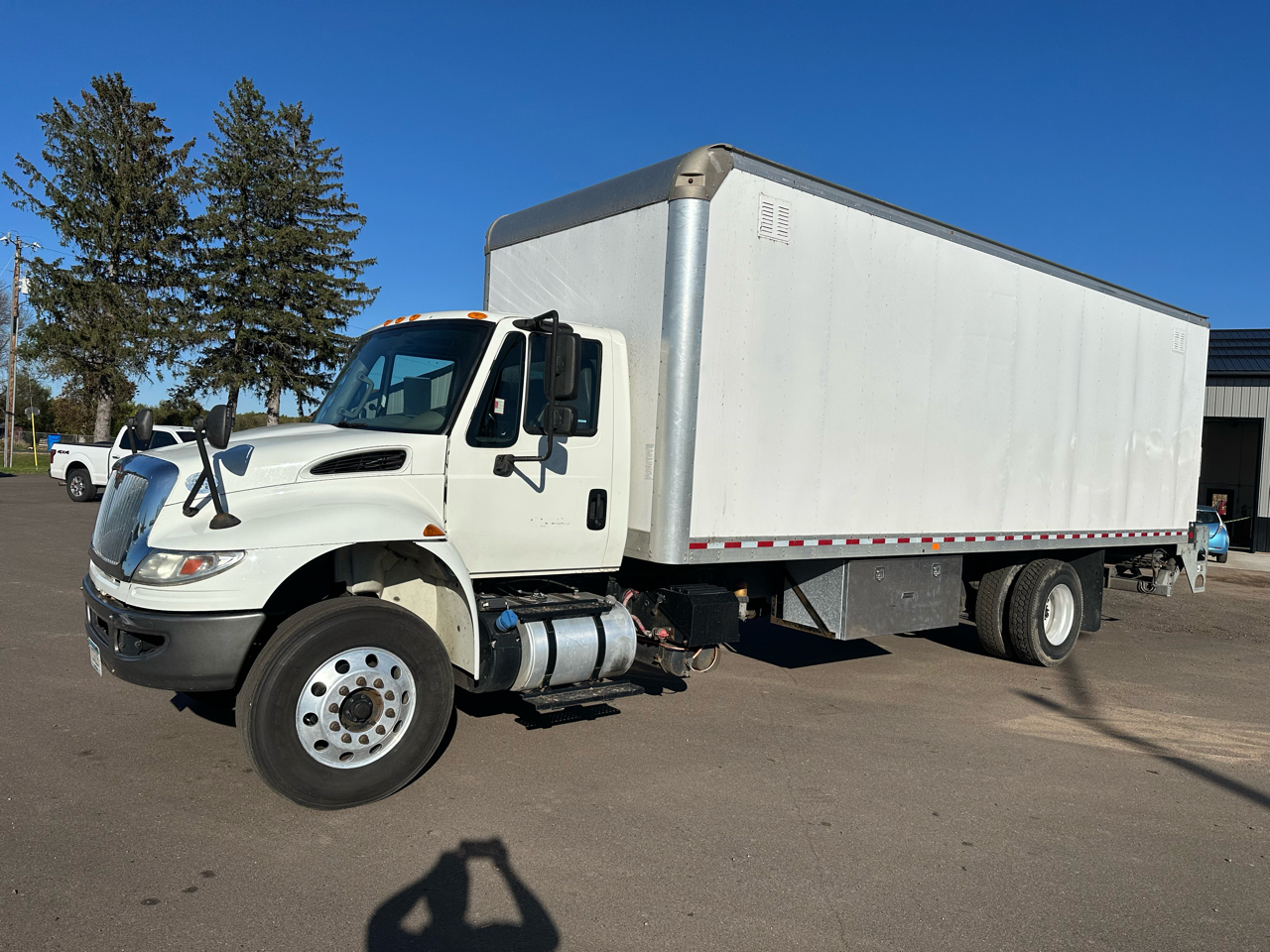 2017 International 4300 DuraStar 4300 photo 2