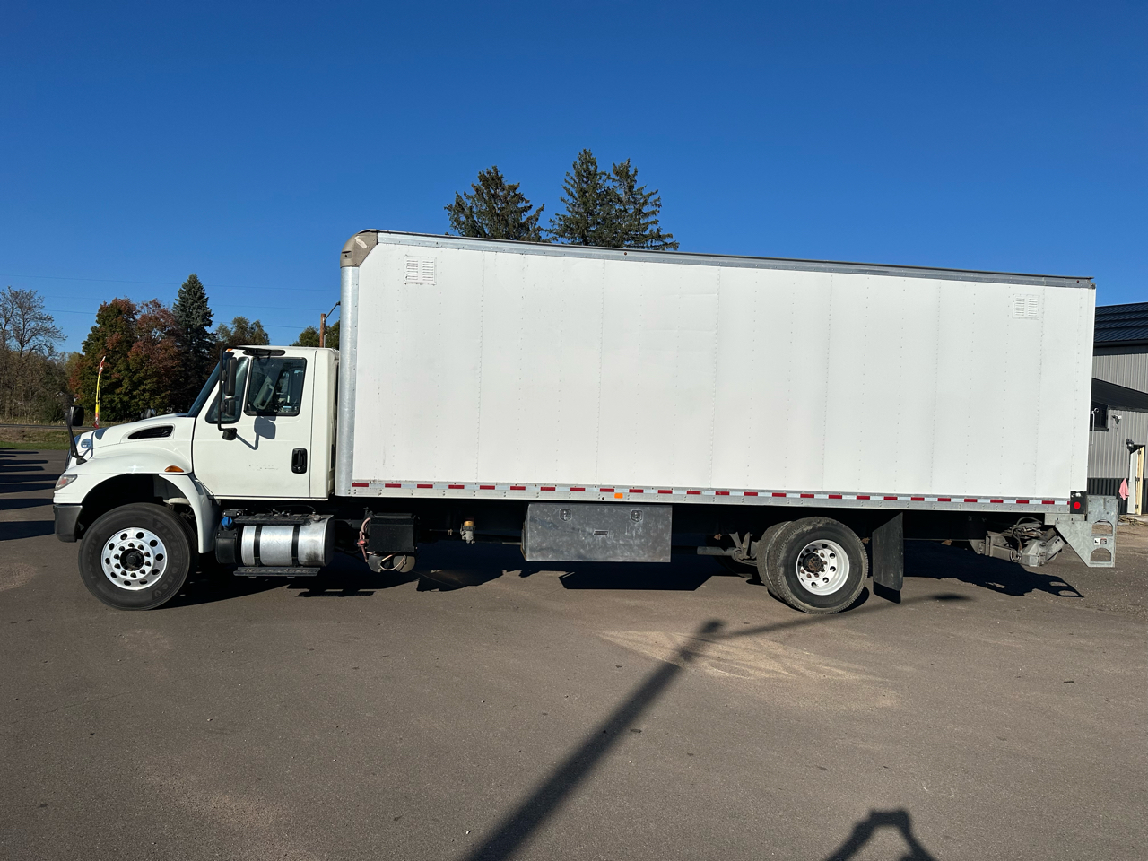 2017 International 4300 DuraStar 4300 photo 3