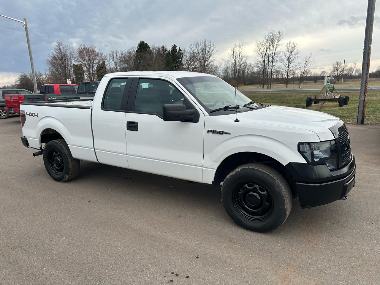 Ford F-150 4WD SuperCab 145" XL 2013