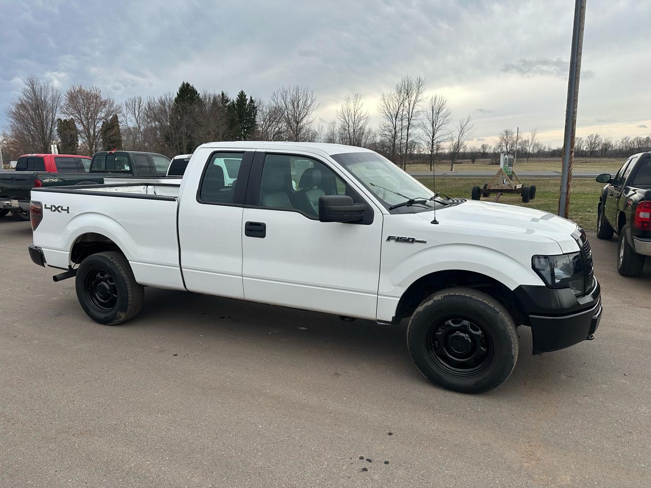 Ford F-150 4WD SuperCab 145" XL 2013