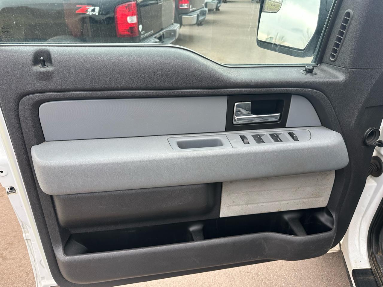 Ford F-150 4WD SuperCab 145" XL 2013