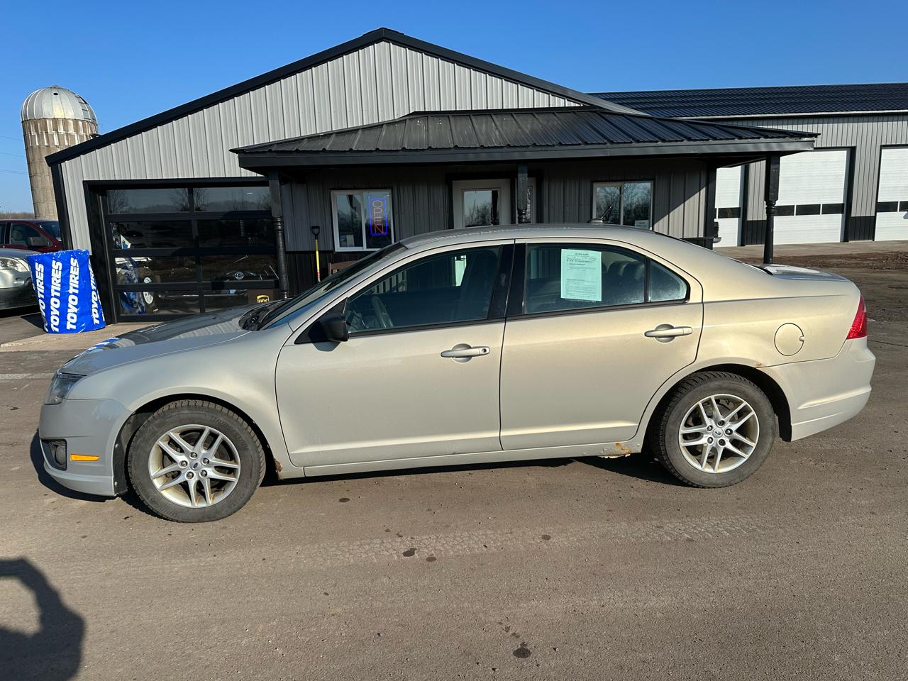 Ford Fusion 4dr Sdn S FWD 2010