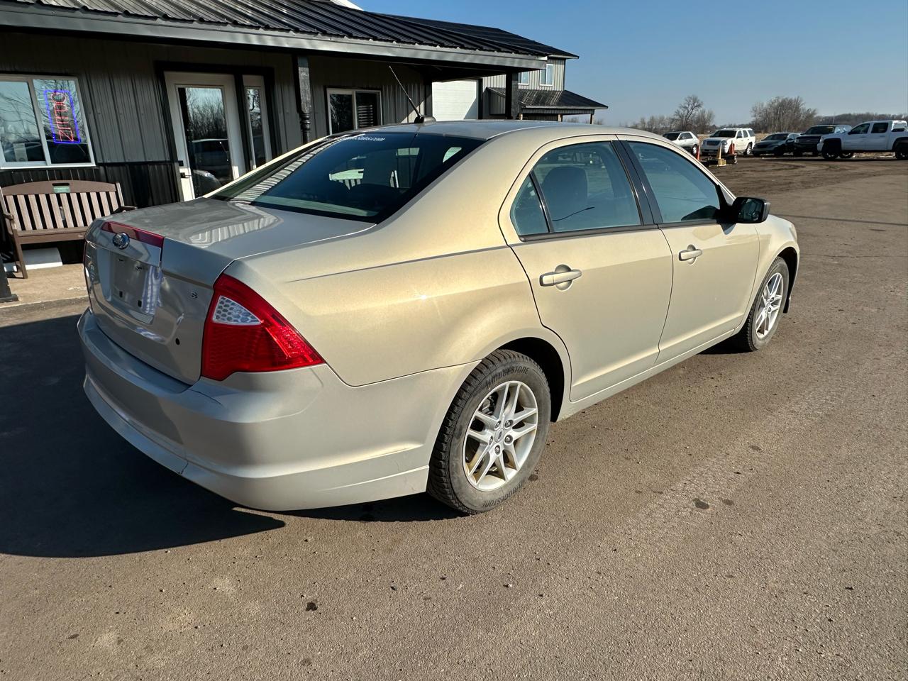 Ford Fusion 4dr Sdn S FWD 2010