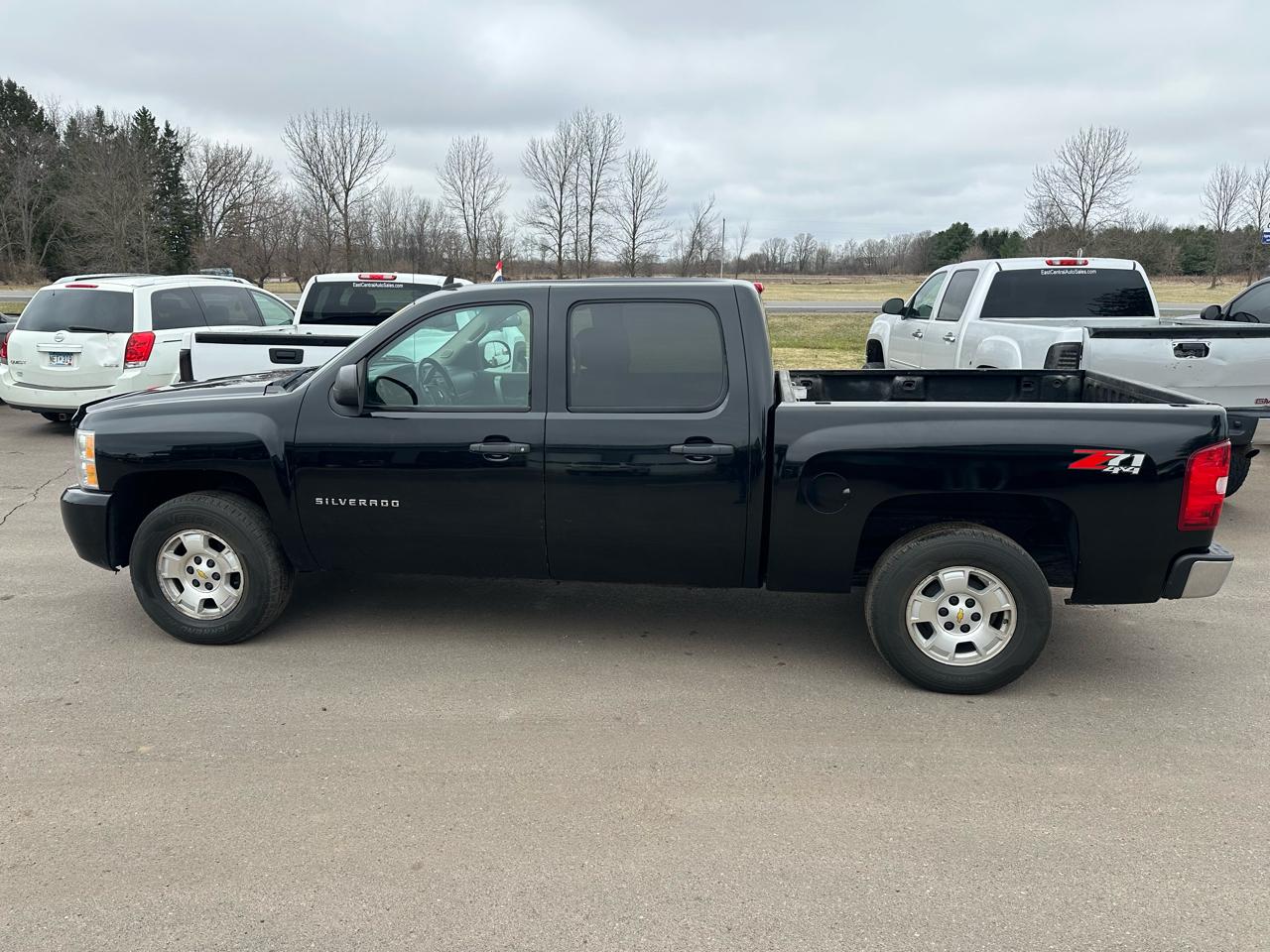 Chevrolet Silverado 1500 4WD Crew Cab 143.5" LT 2011