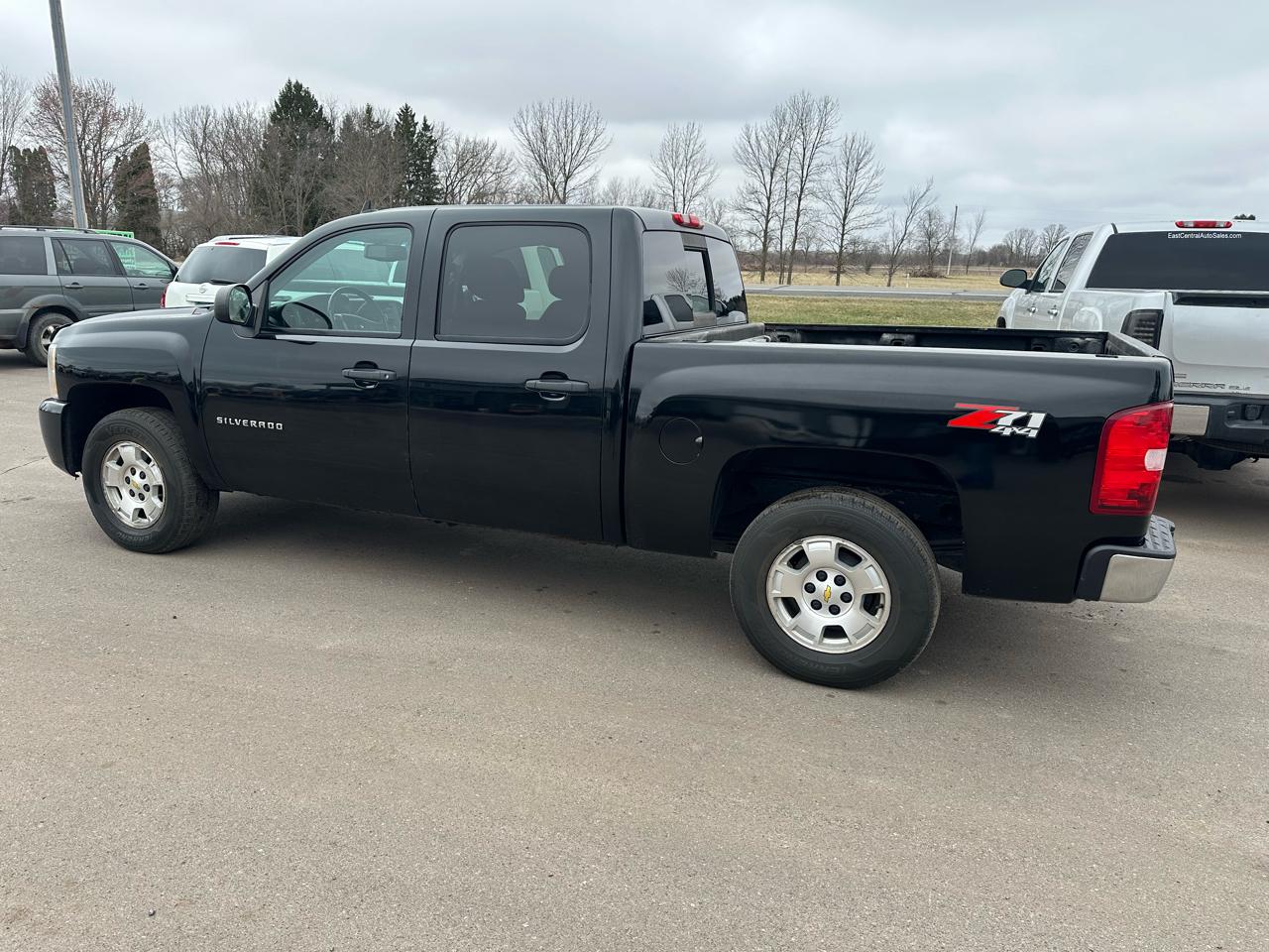 Chevrolet Silverado 1500 4WD Crew Cab 143.5" LT 2011
