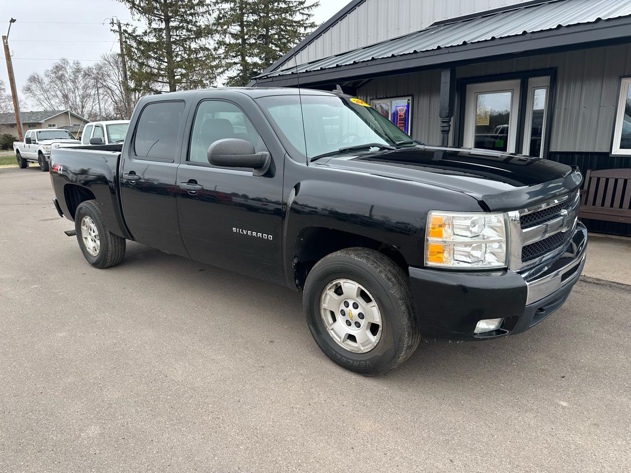 Chevrolet Silverado 1500 4WD Crew Cab 143.5" LT 2011