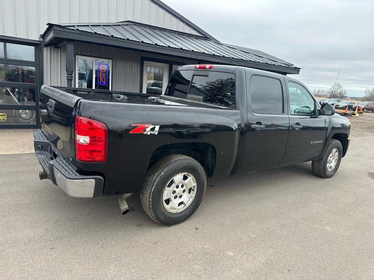 Chevrolet Silverado 1500 4WD Crew Cab 143.5" LT 2011