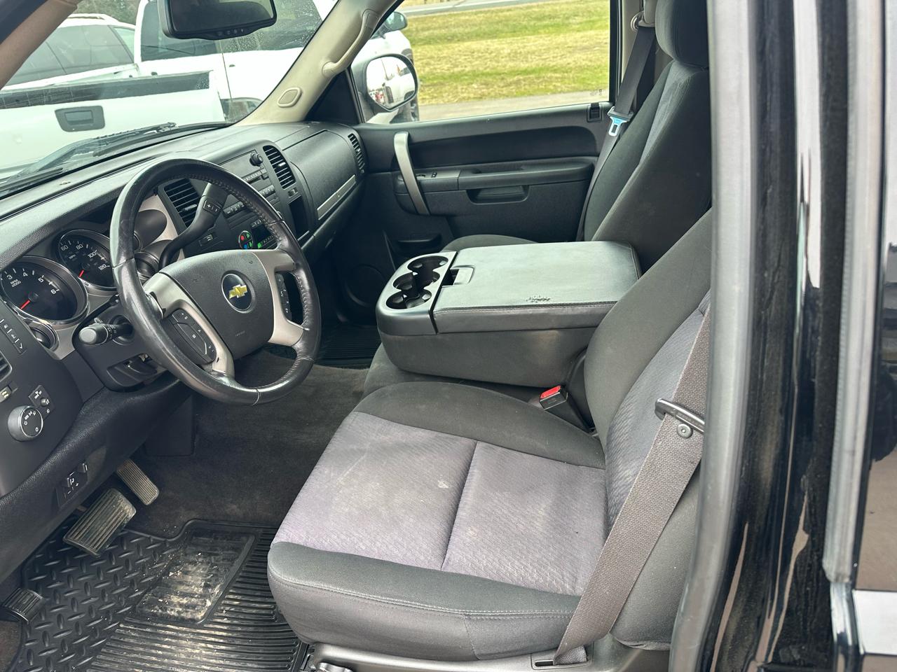 Chevrolet Silverado 1500 4WD Crew Cab 143.5" LT 2011