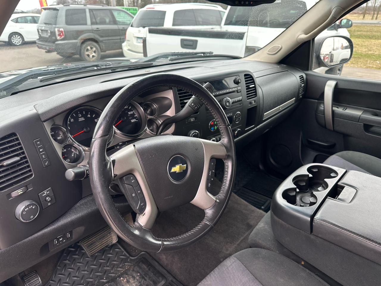 Chevrolet Silverado 1500 4WD Crew Cab 143.5" LT 2011