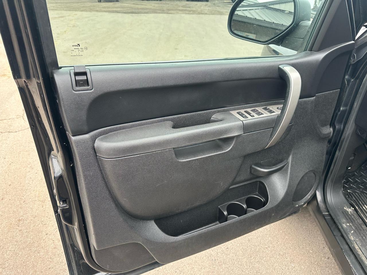 Chevrolet Silverado 1500 4WD Crew Cab 143.5" LT 2011