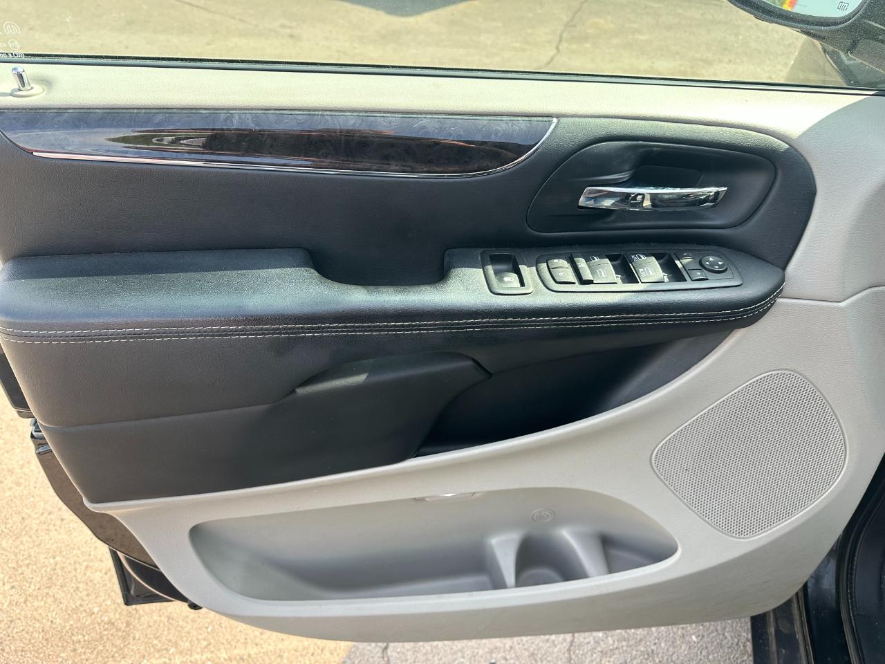 Chrysler Town & Country 4dr Wgn Touring-L 2015