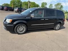2015 Chrysler Town & Country 