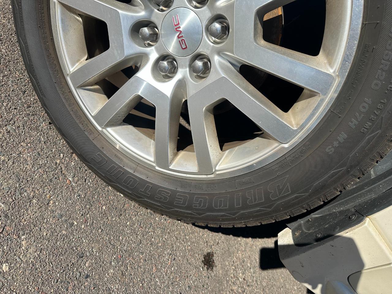 GMC Acadia AWD 4dr Denali 2015