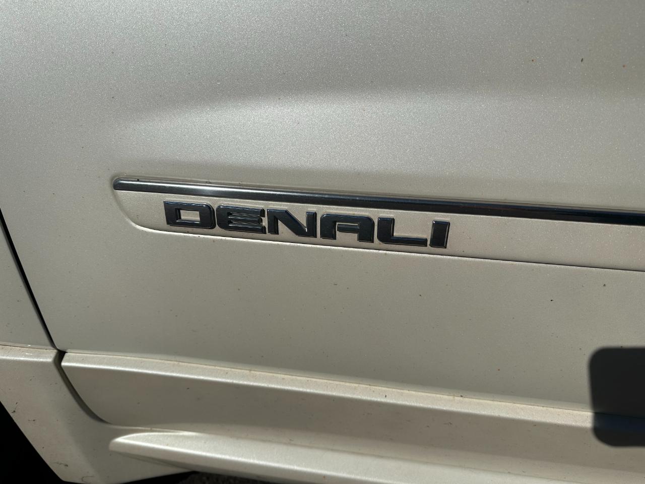 GMC Acadia AWD 4dr Denali 2015