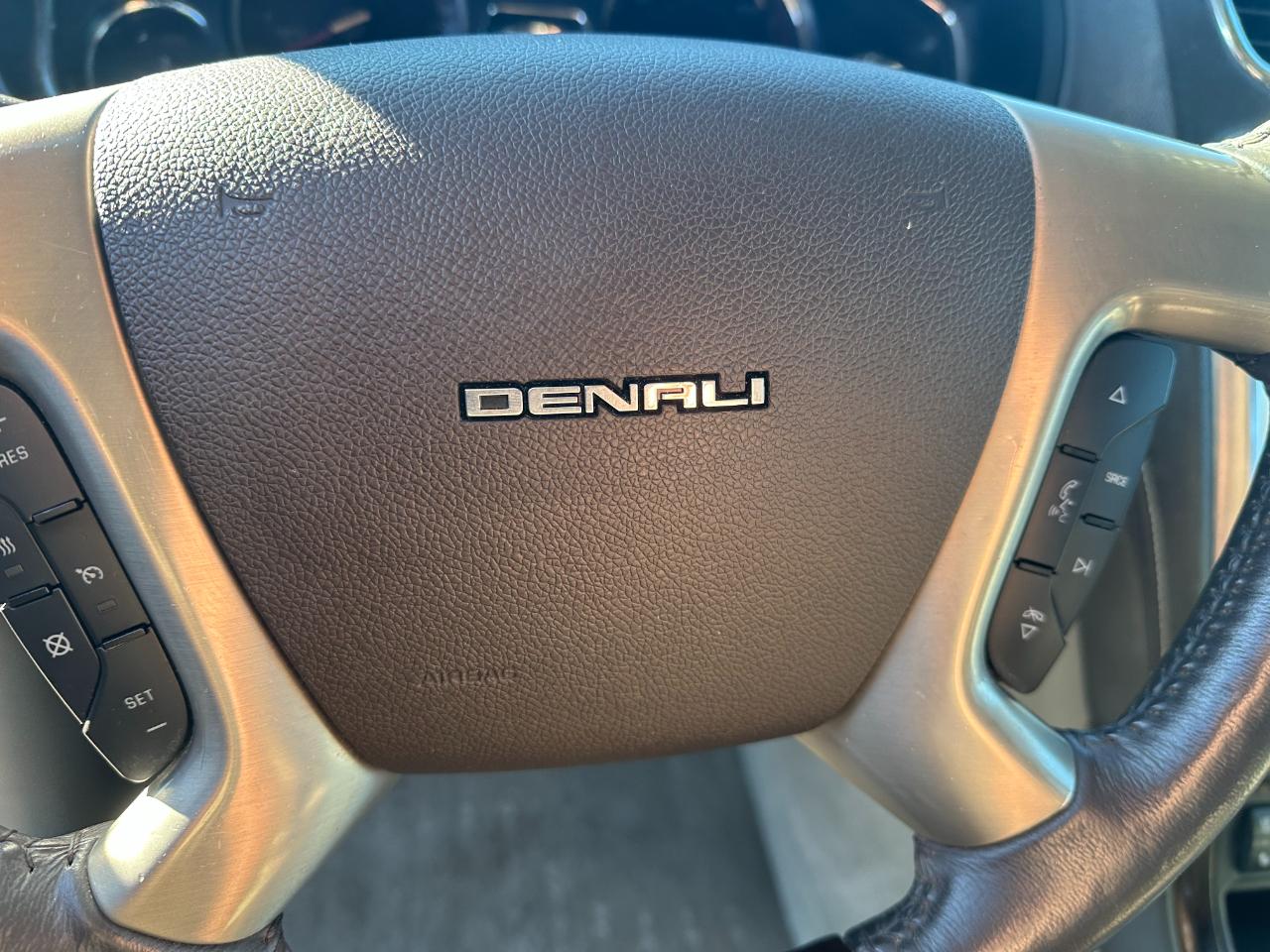 GMC Acadia AWD 4dr Denali 2015