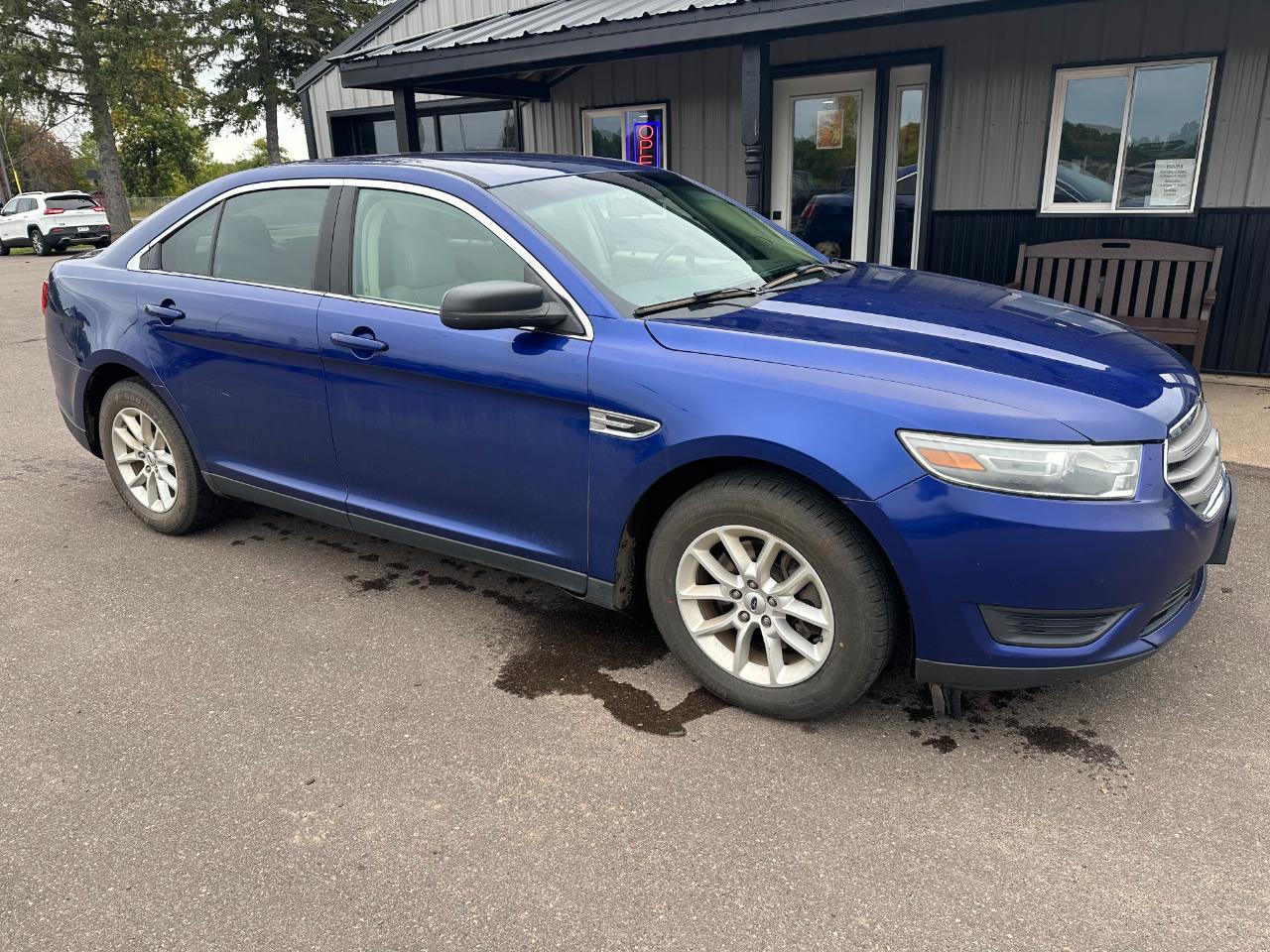 Ford Taurus 4dr Sdn SE FWD 2014