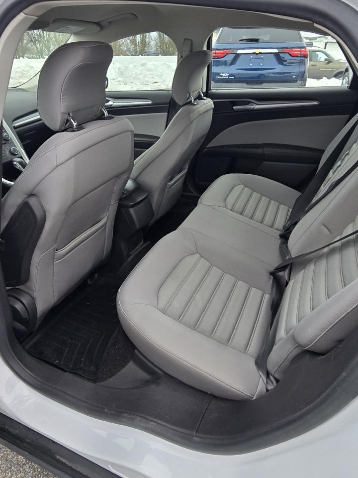 Ford Fusion 4dr Sdn I4 S FWD 2015