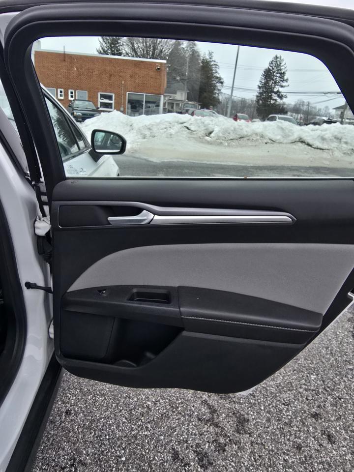 Ford Fusion 4dr Sdn I4 S FWD 2015