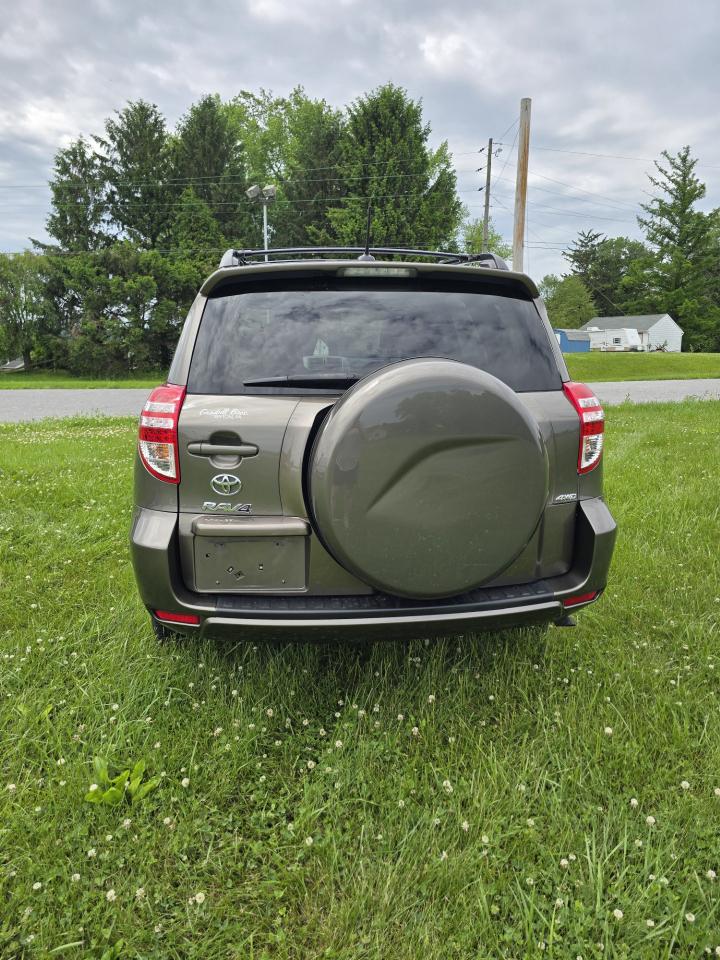 Toyota RAV4  2012