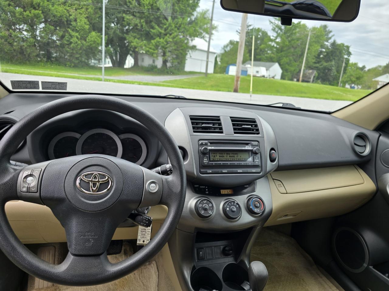 Toyota RAV4  2012