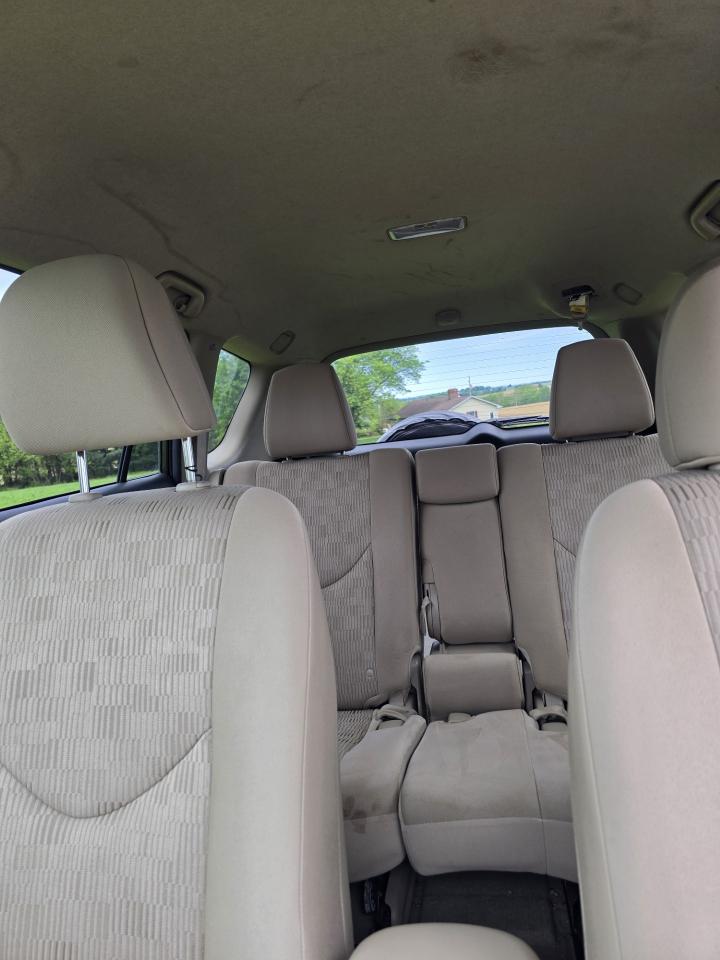 Toyota RAV4  2012