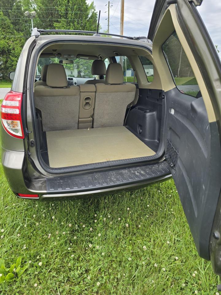 Toyota RAV4  2012