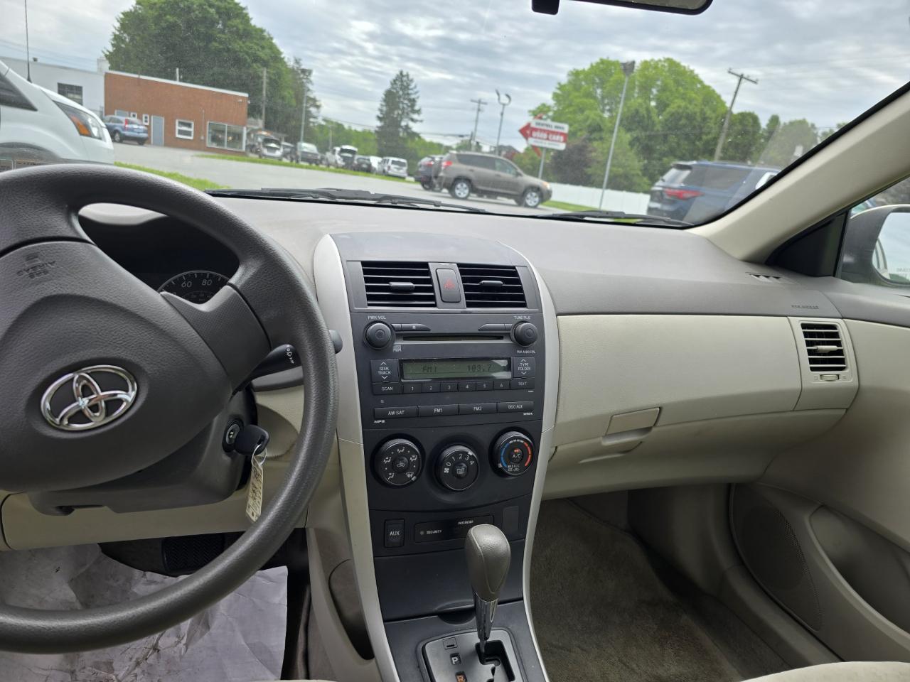Toyota Corolla LE 2009