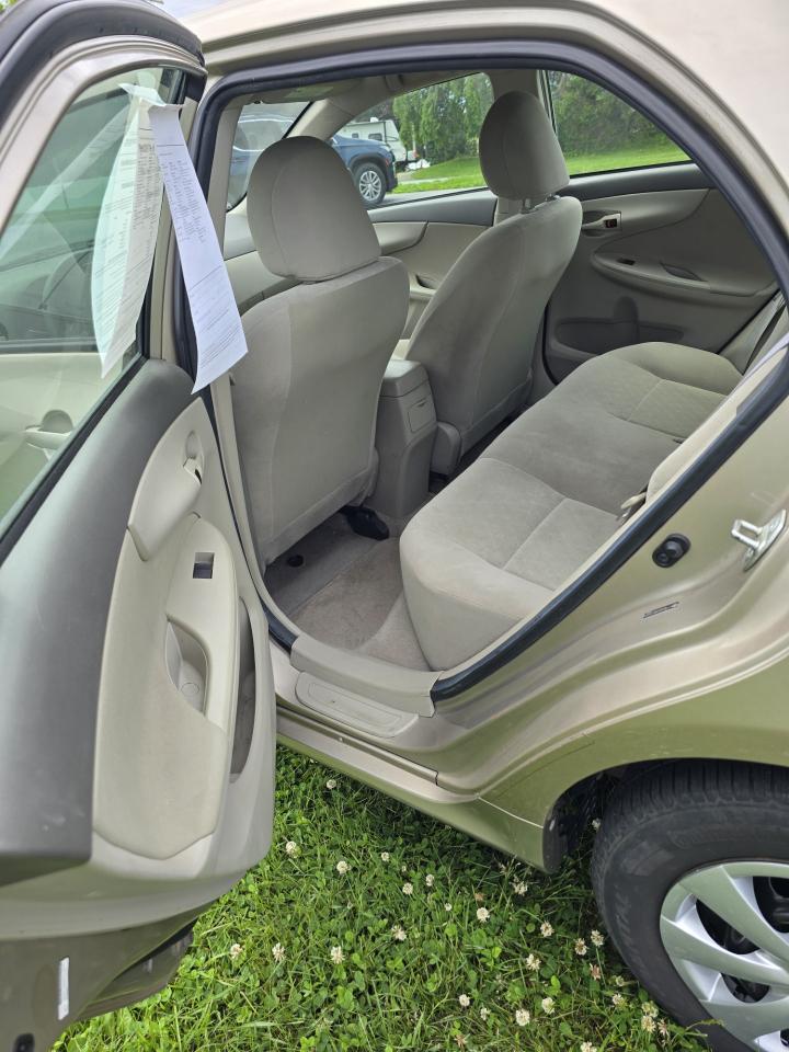 Toyota Corolla LE 2009