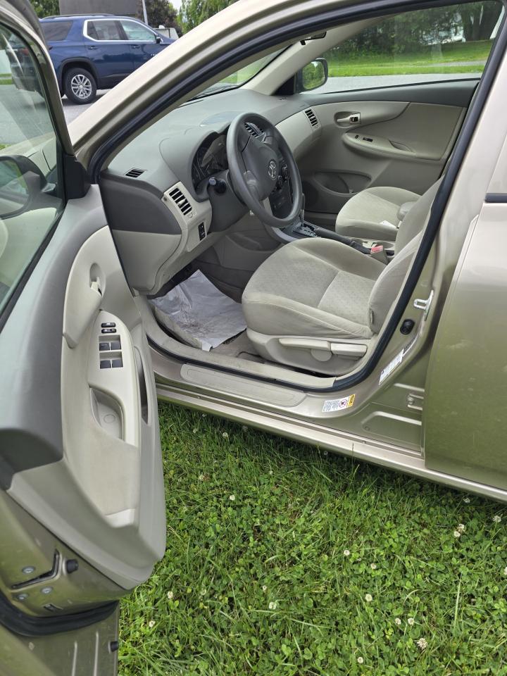 Toyota Corolla LE 2009