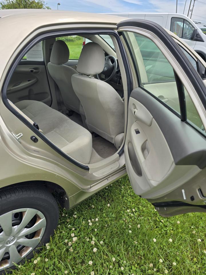 Toyota Corolla LE 2009