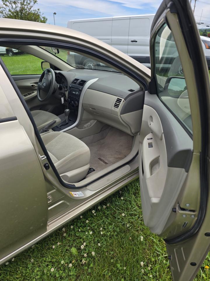 Toyota Corolla LE 2009