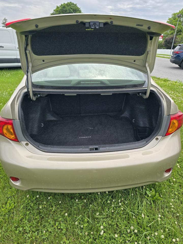Toyota Corolla LE 2009