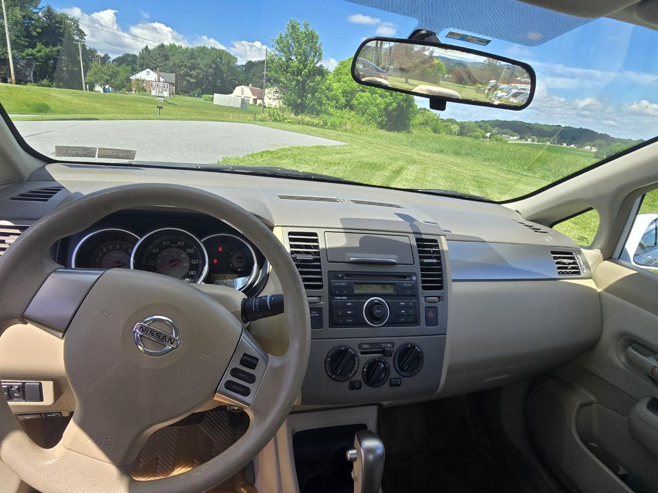 Nissan Versa 4dr Sdn I4 Auto 1.8 SL 2009