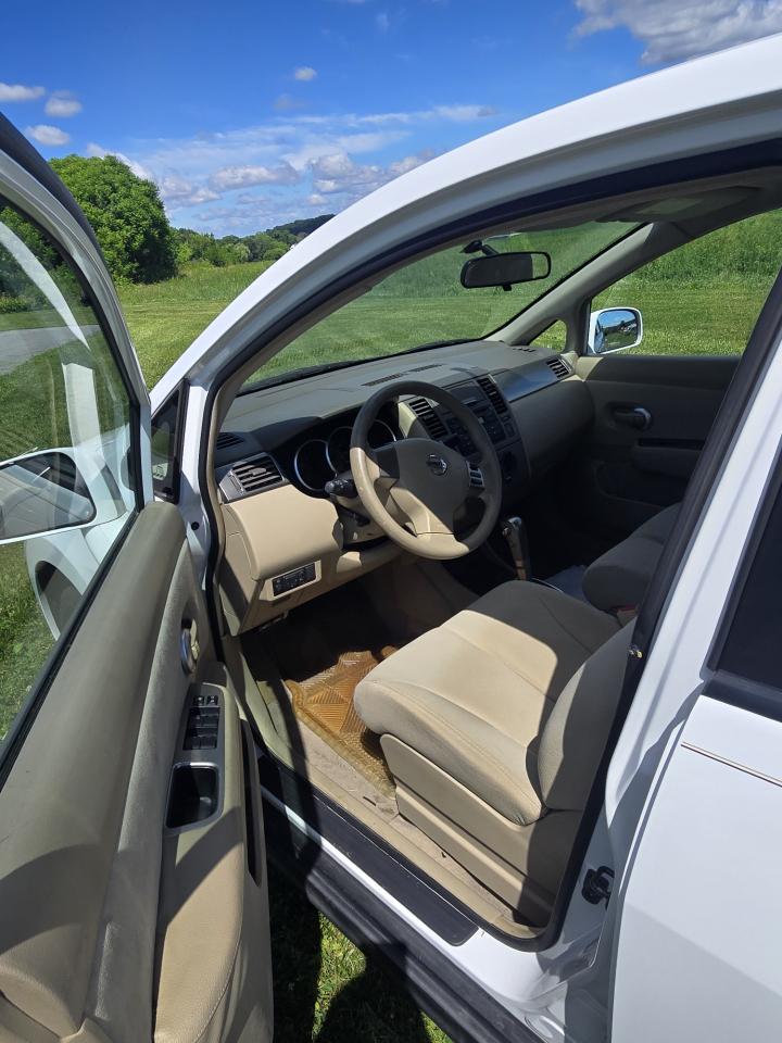 Nissan Versa 4dr Sdn I4 Auto 1.8 SL 2009
