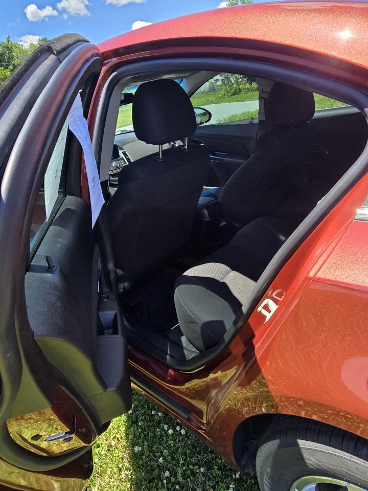Chevrolet Cruze 1LT Auto 2012