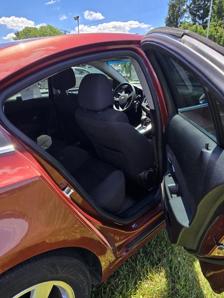 Chevrolet Cruze 1LT Auto 2012