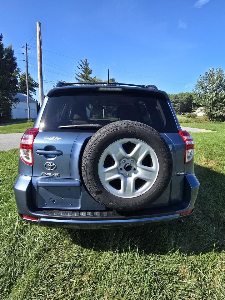 Toyota RAV4  2012