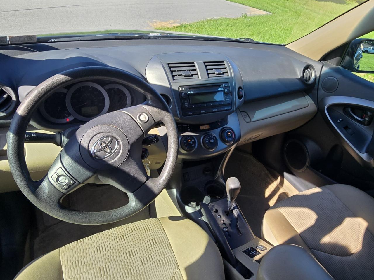 Toyota RAV4  2012