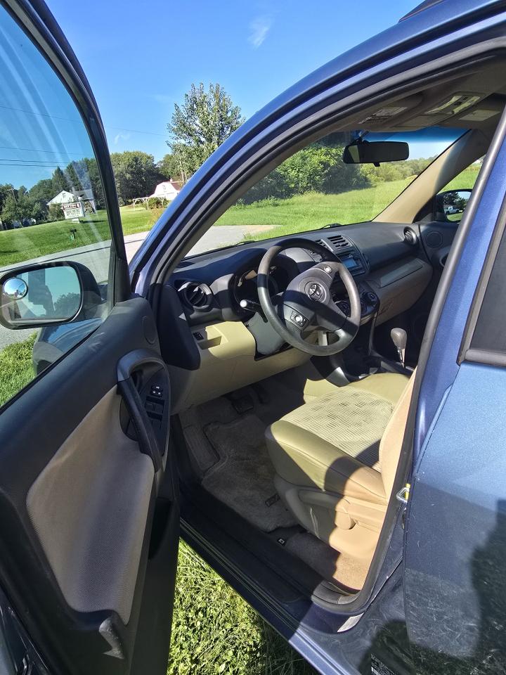 Toyota RAV4  2012