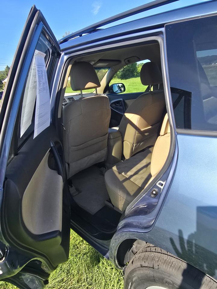 Toyota RAV4  2012