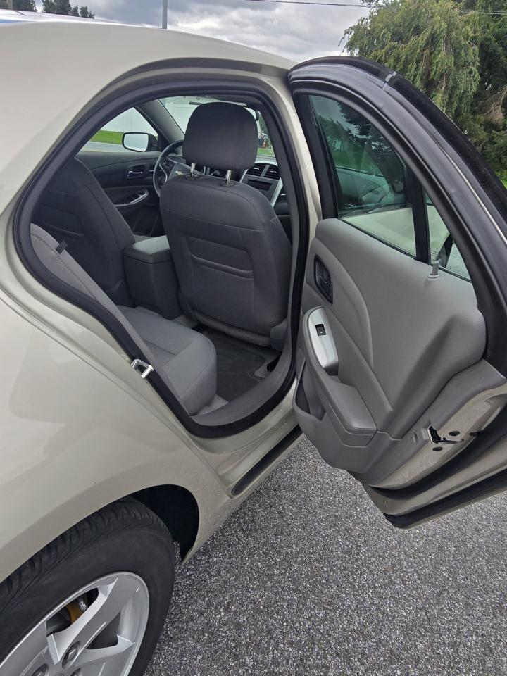 Chevrolet MALIBU 1LT Base 2016