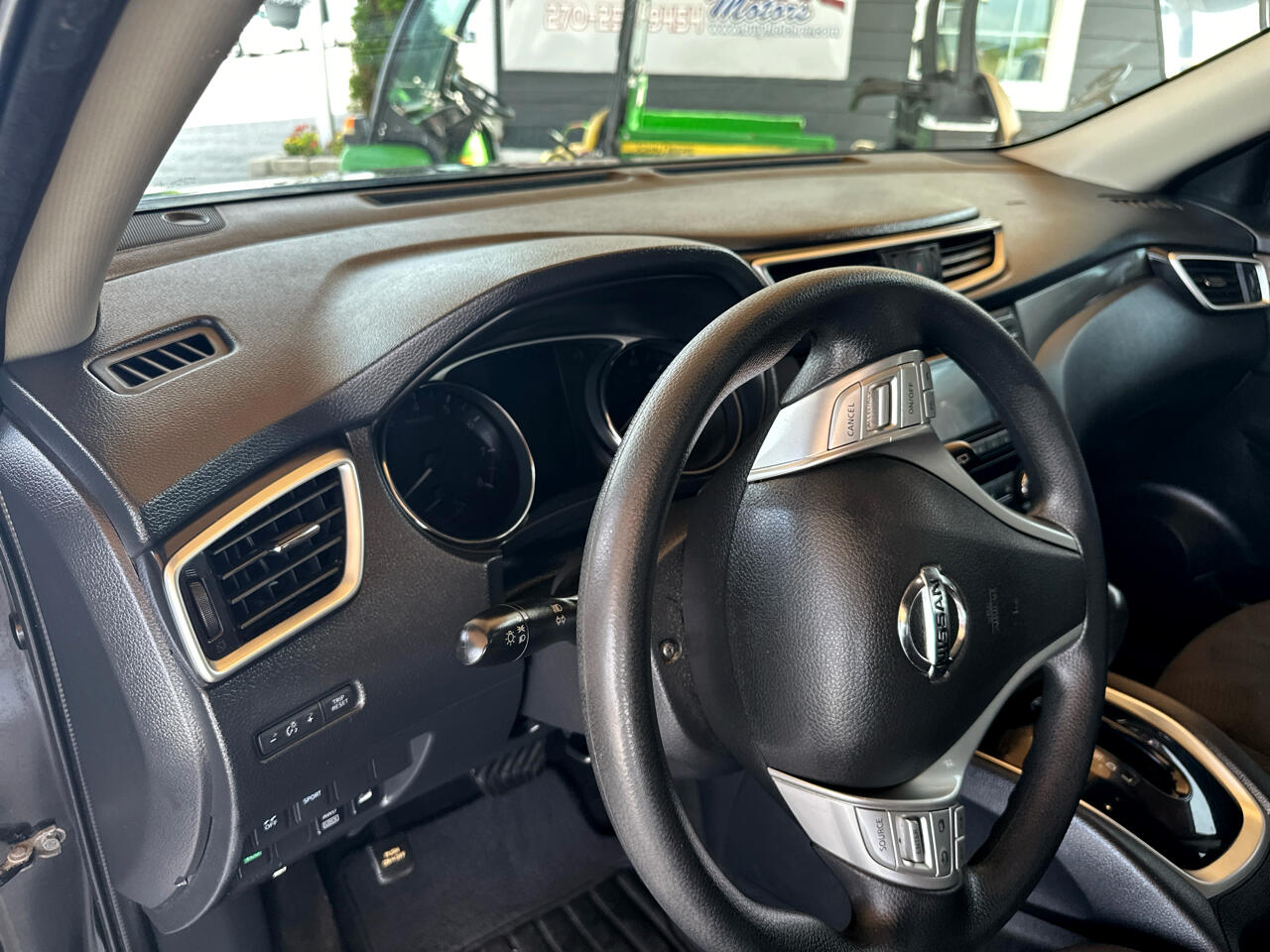 2016 Nissan Rogue AWD S photo 28