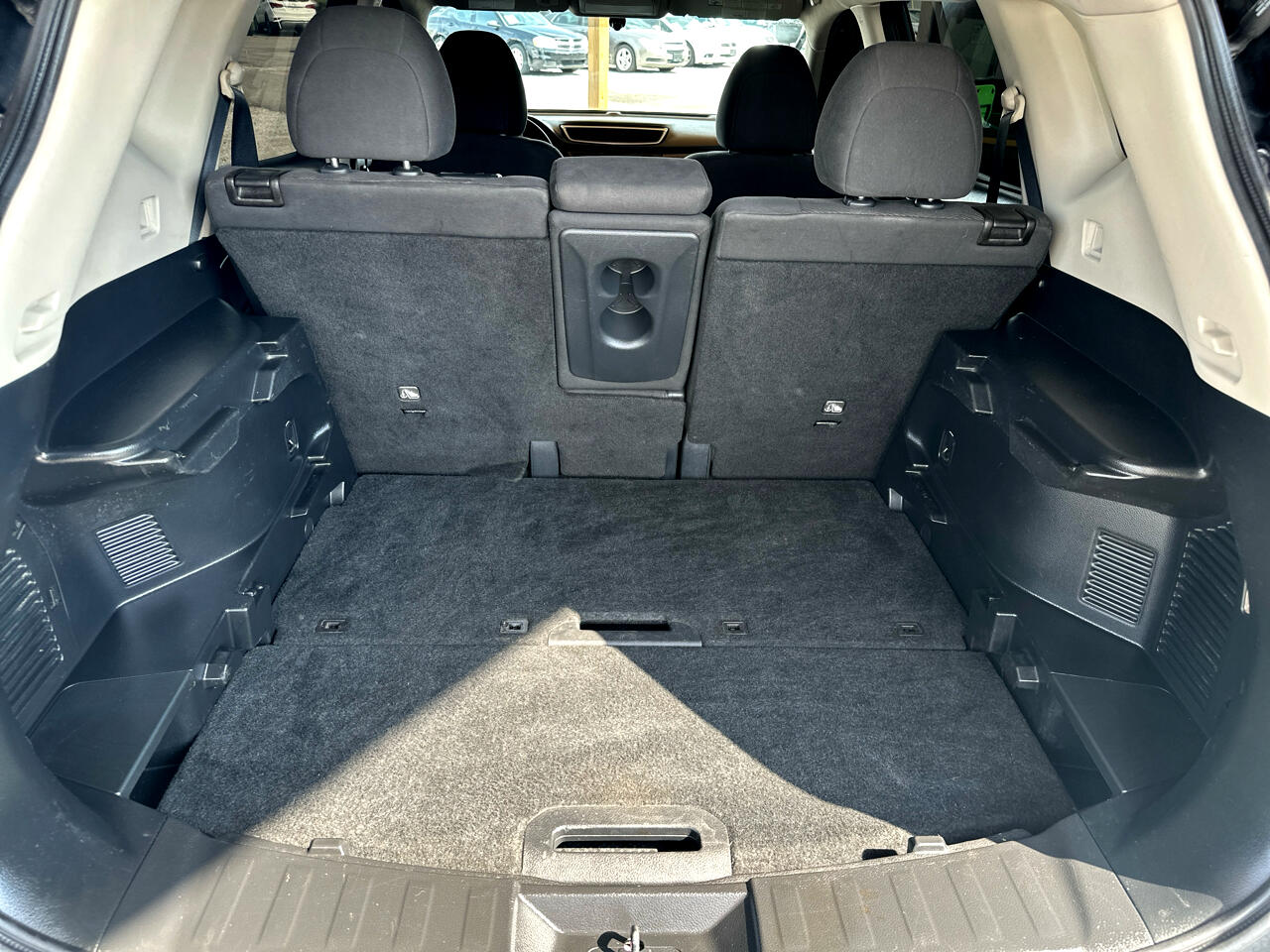 2016 Nissan Rogue AWD S photo 35