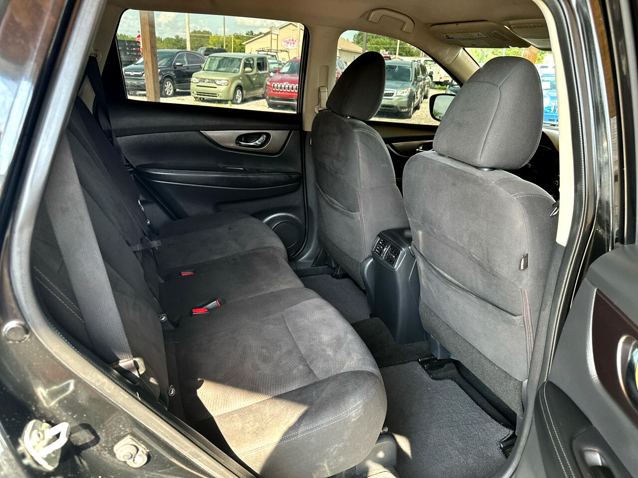2016 Nissan Rogue AWD S photo 37