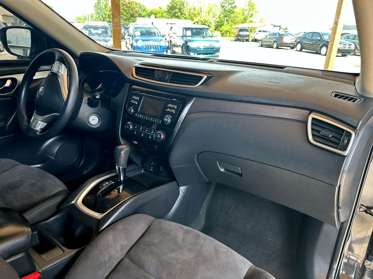 2016 Nissan Rogue AWD S photo 41