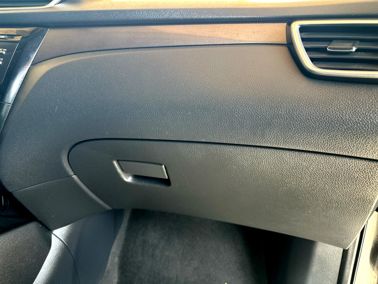 2016 Nissan Rogue AWD S photo 42