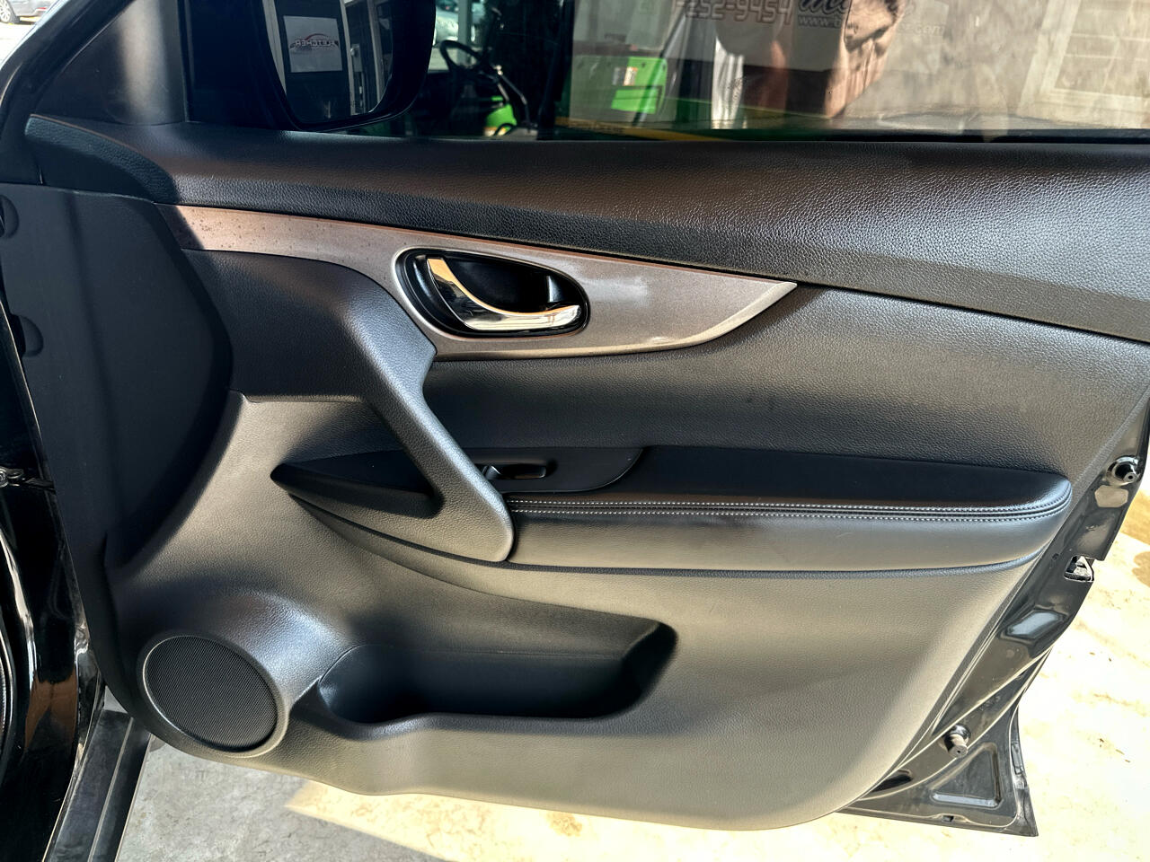 2016 Nissan Rogue AWD S photo 43