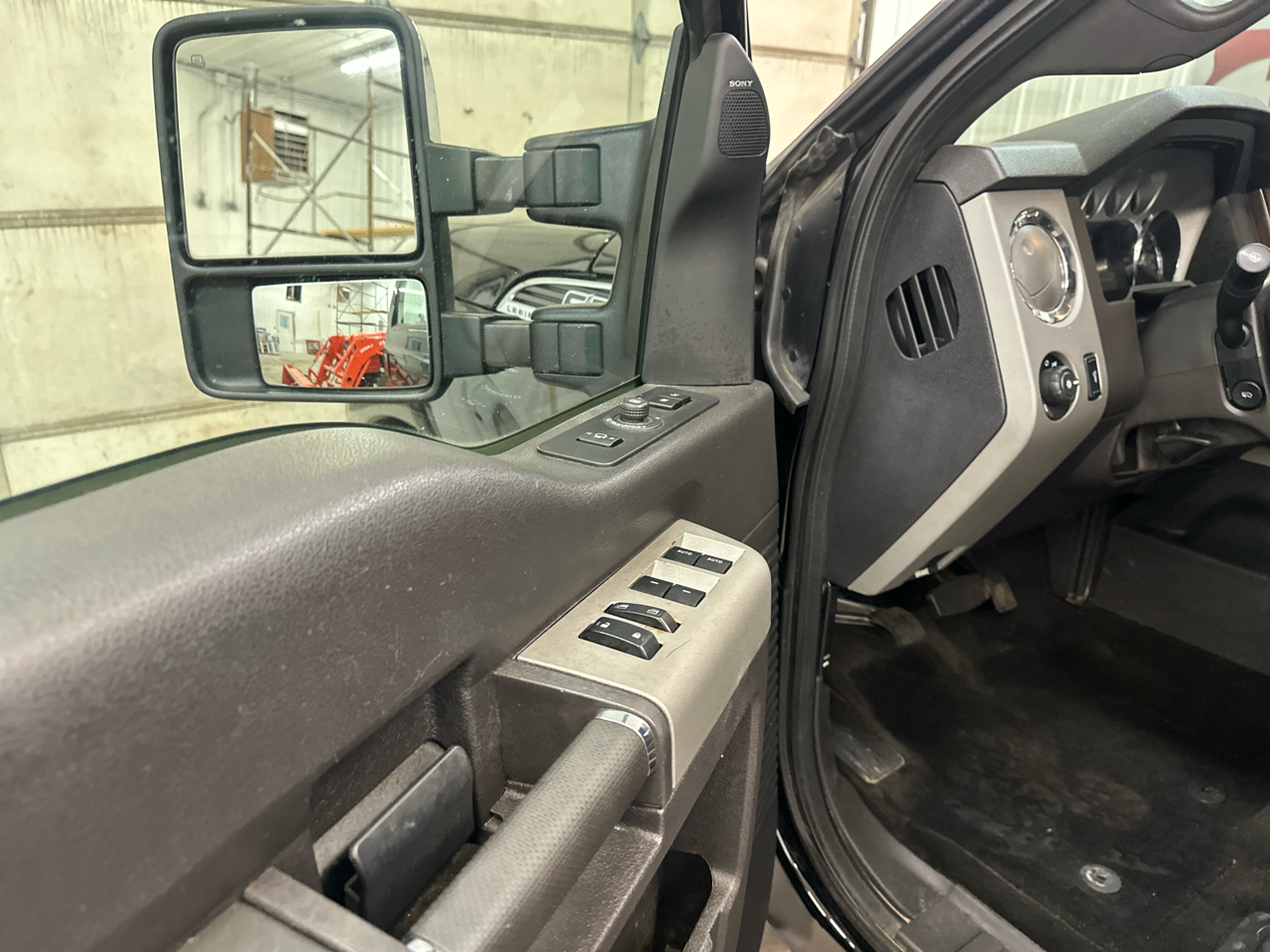 Ford Super Duty F-350 SRW 4WD Crew Cab 172" Lariat 2016 Ford Super Duty F-350 SRW 4WD Crew Cab 172" Lariat 2016