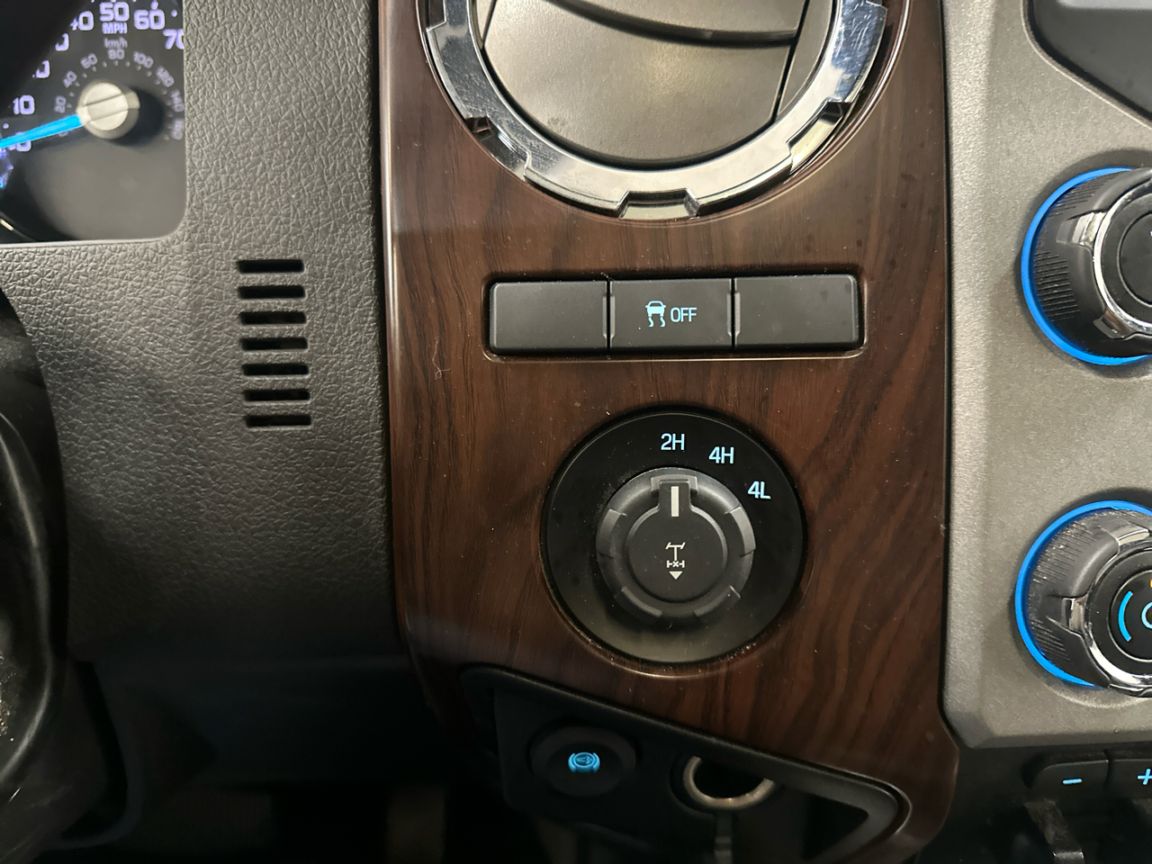 Ford Super Duty F-350 SRW 4WD Crew Cab 172" Lariat 2016 Ford Super Duty F-350 SRW 4WD Crew Cab 172" Lariat 2016